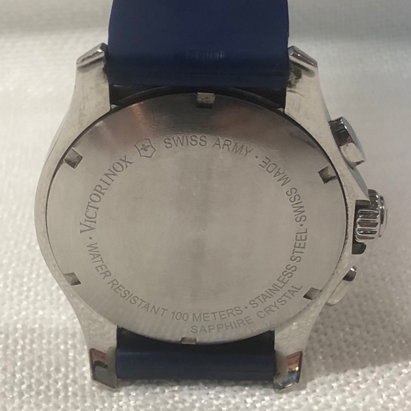 VICTORINOX Swiss Army Chrono Classic Choronograph Quartz Men's Watch - Picture 4 of 5